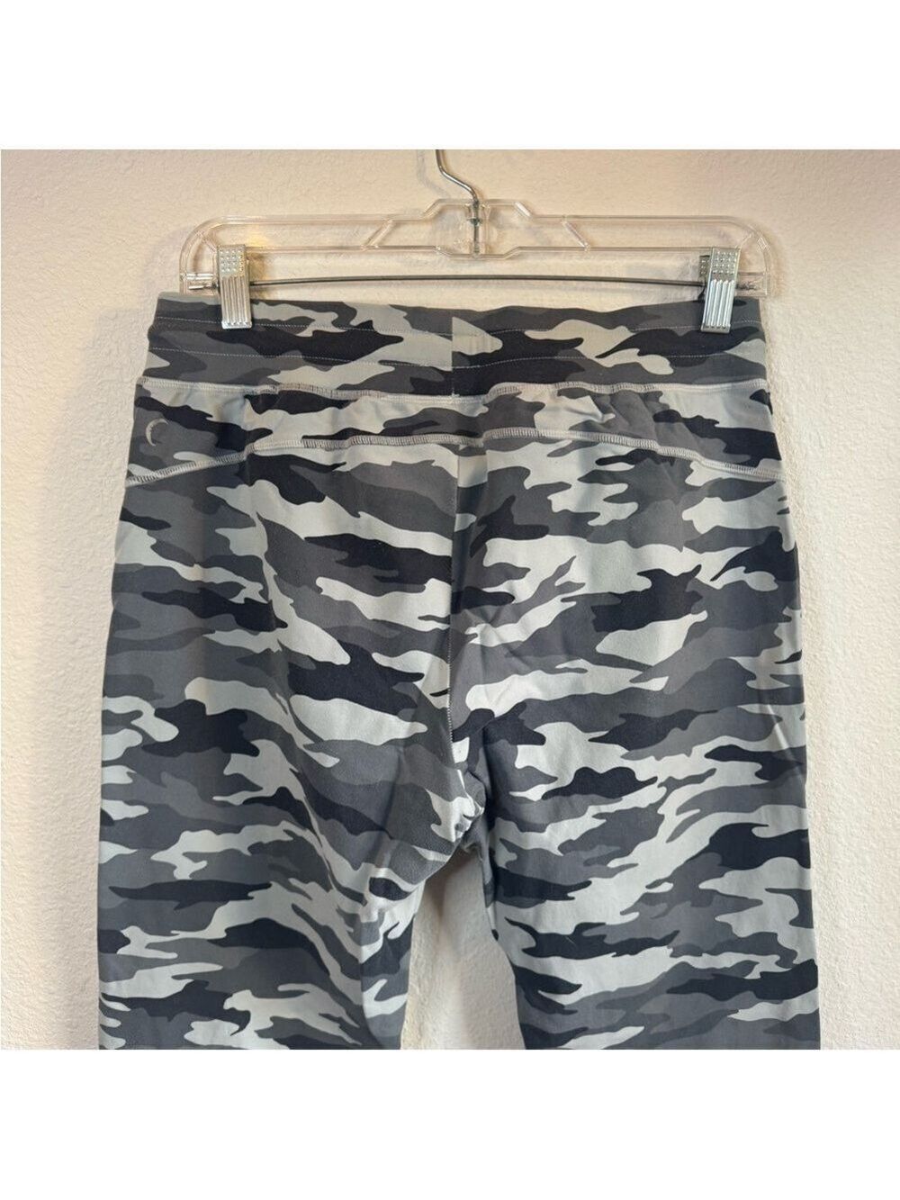 ZYIA ACTIVE ‘Unwind ‘ Joggers White Snow Camo - Picture 10 of 13